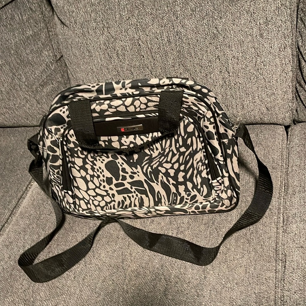 Tag ridgefield travel bag.